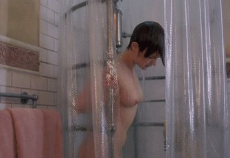 Jennifer Jason Leigh is Sexy Under The Shower