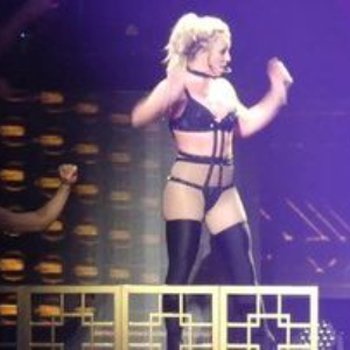 Britney Spears Jump On her Fans